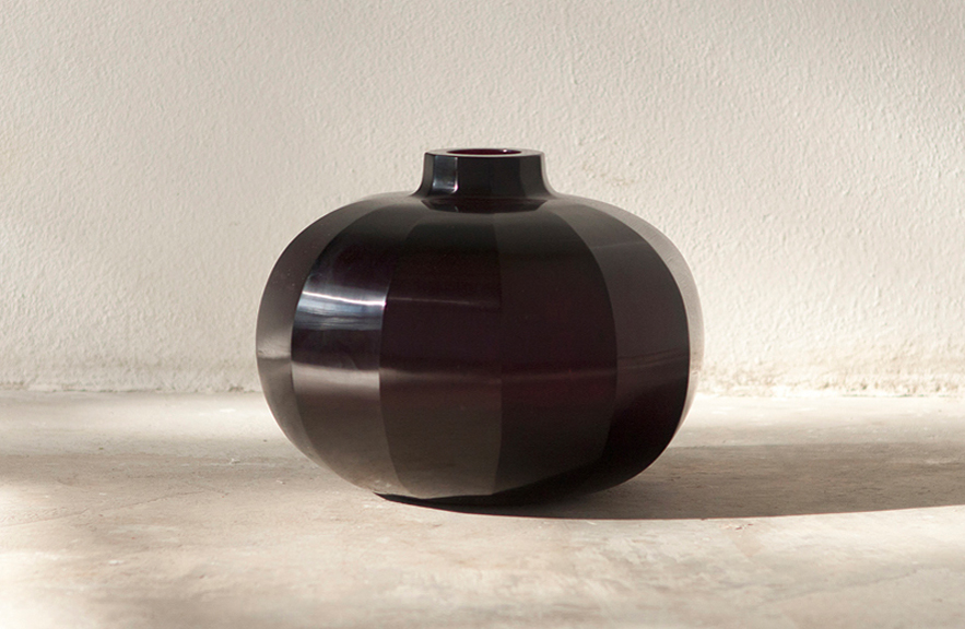 Globe Peking Glass vase by Alexander Lamont 